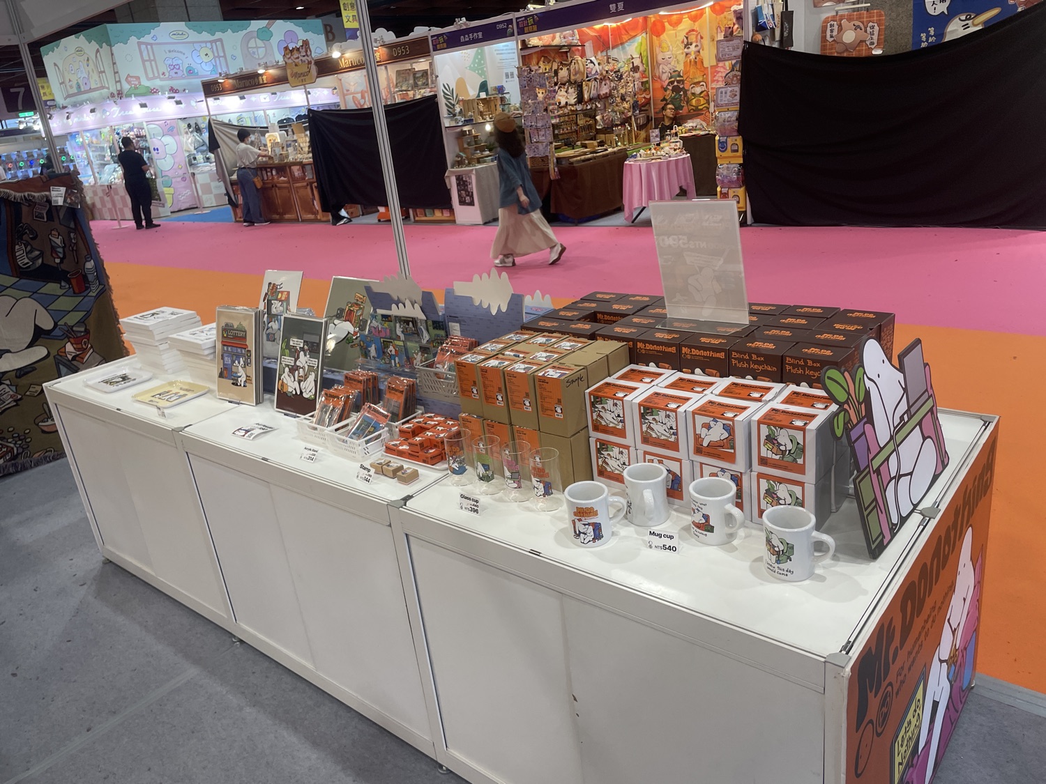 Counter merchandising close-up